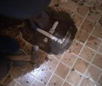 宝清卫生间漏水维修公司为您分享下卫生间渗水如何处理及注意事项